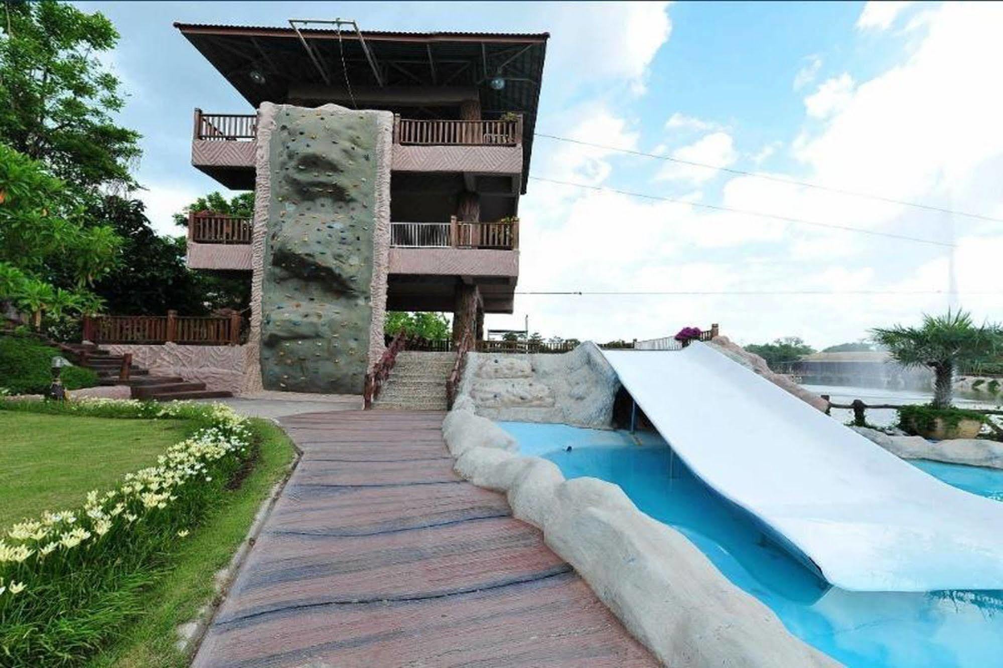 Chart Trip Resort Nakhonratchasima Exterior foto